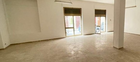 90m² Commercial property in Mola di Bari, Italy No. 318449 3