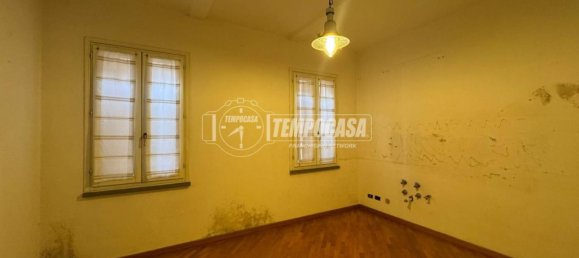 2-salle Appartement à Mirandola, Italy No. 199014 6