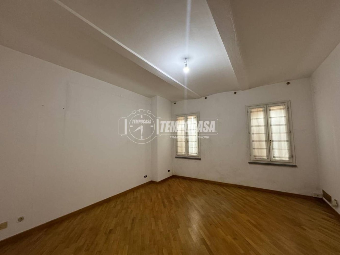 2-salle Appartement à Mirandola, Italy No. 199014