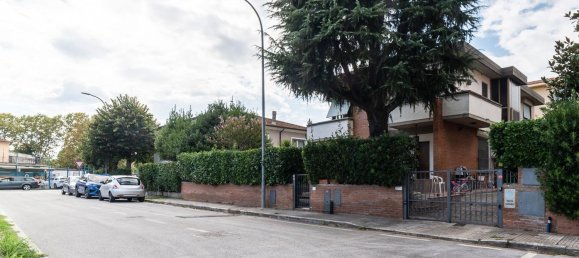 9 rooms Villa in Pisa, Italy No. 51178 25
