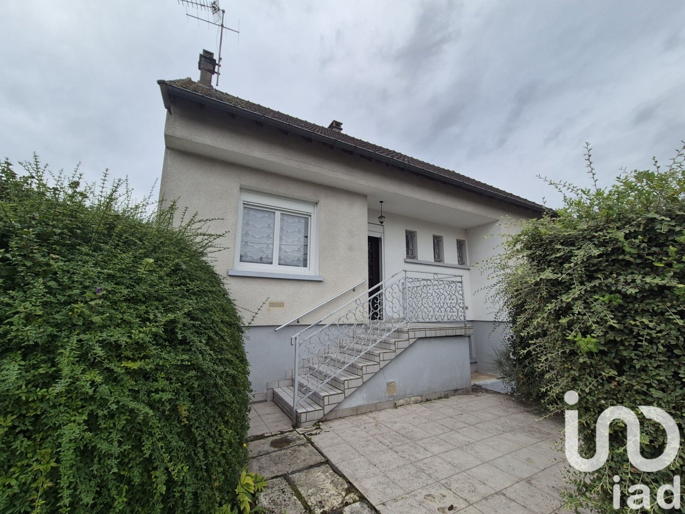 3 bedrooms House in Vergigny, France No. 340193