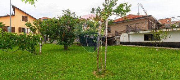 412m² Land in Grugliasco, Italy No. 105587 2