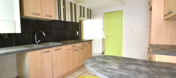 4 غرف نوم تاون هاوس في Thiers, France رقم 363824 2