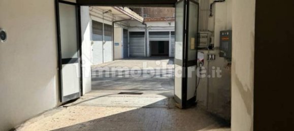 1 room Commercial property in Rome, Italy No. 327845 2