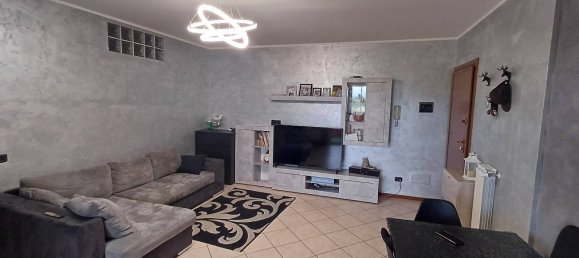 Apartamento de 2 dormitorios en Trecate, Italy No. 91155 2