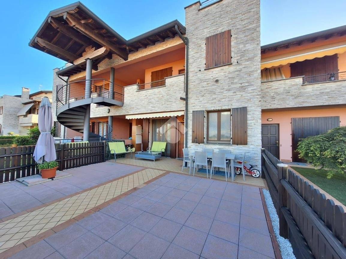 2 غرف نوم شقة في Fontanella, Italy رقم 126477