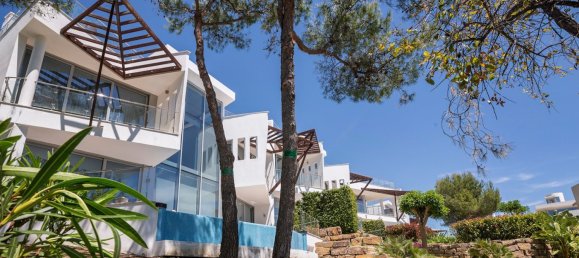 2 bedrooms Townhouse in Marbella, Spain No. 4431 2