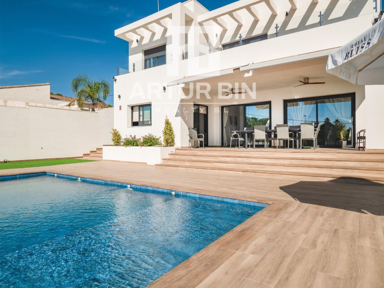 4 bedrooms Villa in Sueca, Spain No. 212902