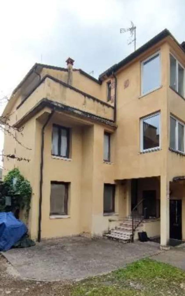 62m² Commercial property in Arzignano, Italy No. 287683