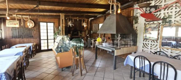 4-Zimmer Gewerbliche Immobilie in Lanciano, Italy, Nr. 353322 2