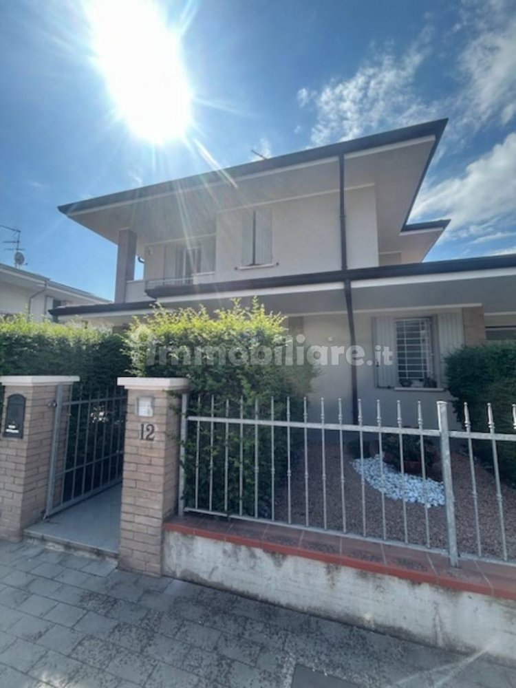 3 غرف نوم فيلا في Marmirolo, Italy رقم 376671