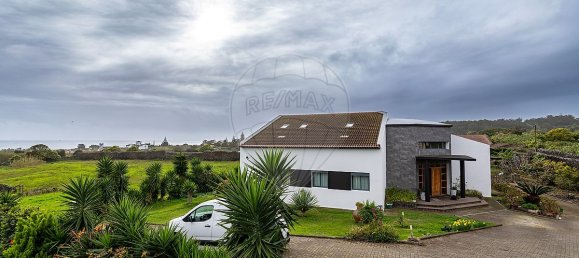 4 bedrooms House in Lagoa, Portugal No. 44305 3