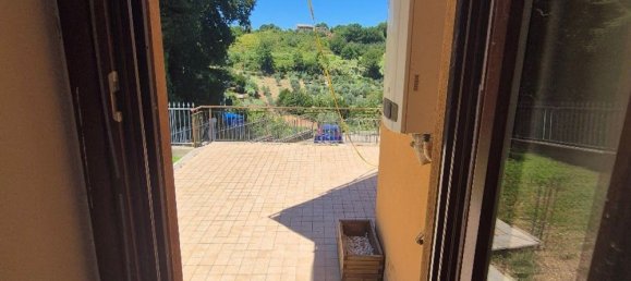 2-salle Appartement à Civitella San Paolo, Italy No. 261537 6