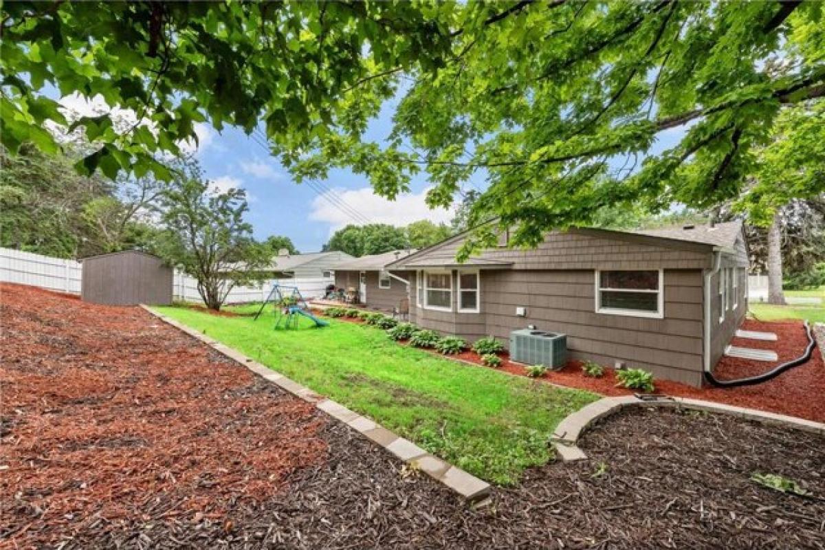 5 bedrooms House in Edina, USA No. 417165