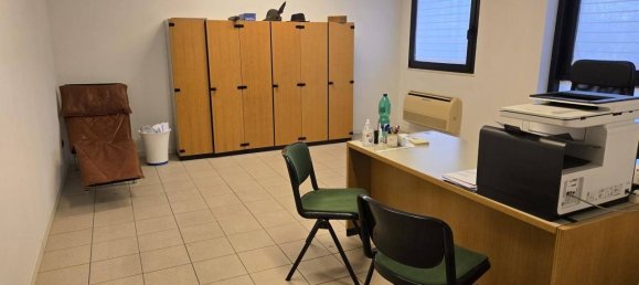 2 rooms Office in Vigonza, Italy No. 218171 2