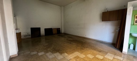 مرآب في Bisceglie, Italy 50متر مربع رقم 35444 4