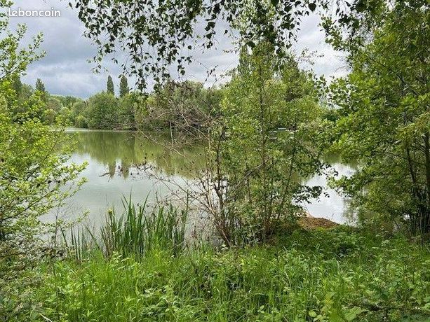  قطعة أرض في Soissons, France 1953متر مربع رقم 303349