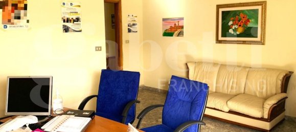 3-salle Appartement à Avezzano, Italy No. 77263 9