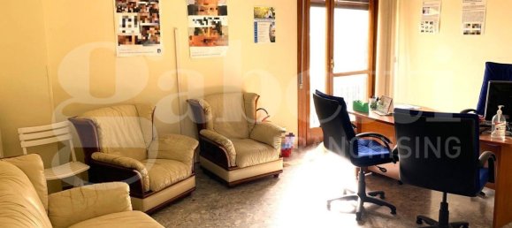 3-salle Appartement à Avezzano, Italy No. 77263 8