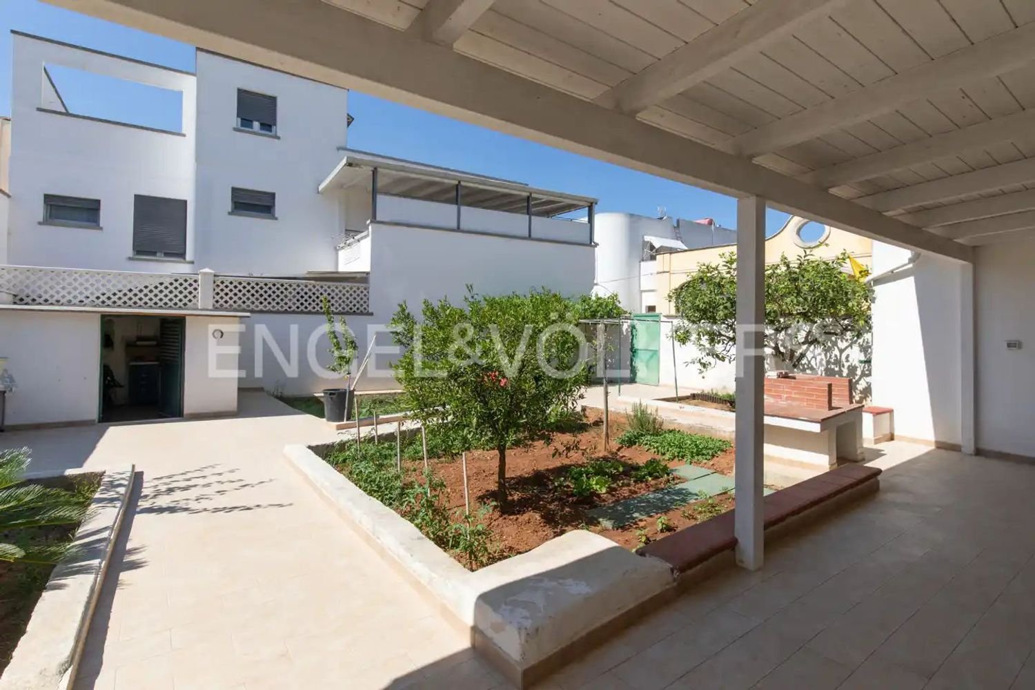 5 rooms House in Racale, Italy No. 215354