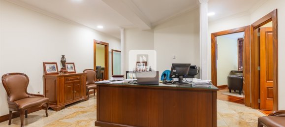 130m² Office in Porto, Portugal No. 209824 2