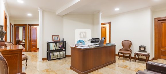 130m² Office in Porto, Portugal No. 209824 3