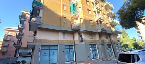 3 Schlafzimmer Wohnung in Borghetto Santo Spirito, Italy, Nr. 373916 32