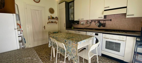 3 Schlafzimmer Wohnung in Borghetto Santo Spirito, Italy, Nr. 373916 9