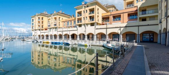 2 rooms Commercial property in Genoa, Italy No. 123613 23