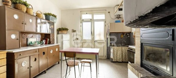 5 bedrooms House in Larino, Italy No. 292160 14