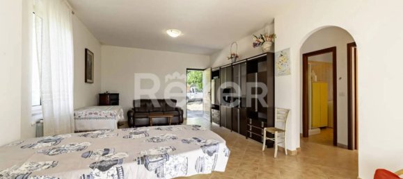 5 bedrooms House in Larino, Italy No. 292160 7