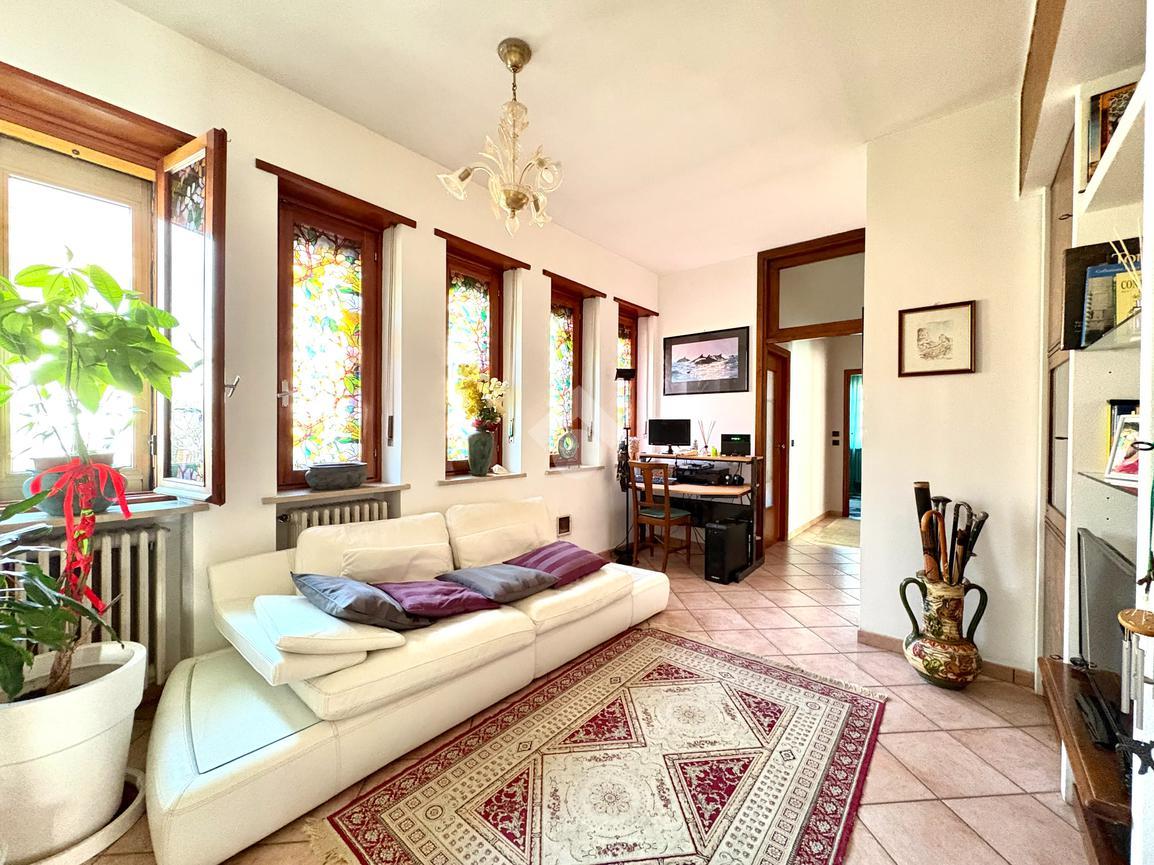 6-salle Villa à La Loggia, Italy No. 146269