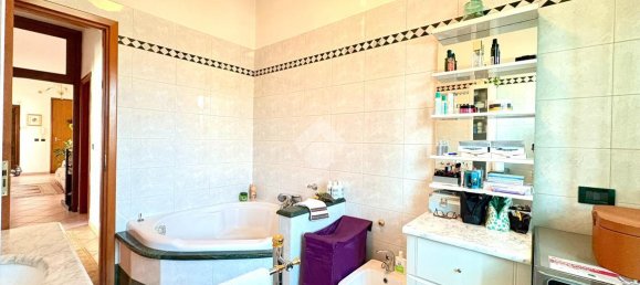 6-salle Villa à La Loggia, Italy No. 146269 30