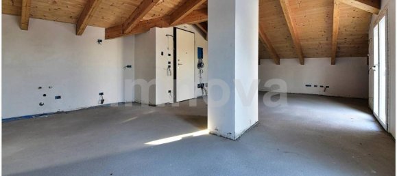 3 rooms Penthouse in Meda, Italy No. 240736 4