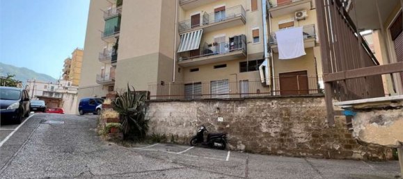 5 rooms Apartment in Somma Vesuviana, Italy No. 268073 5