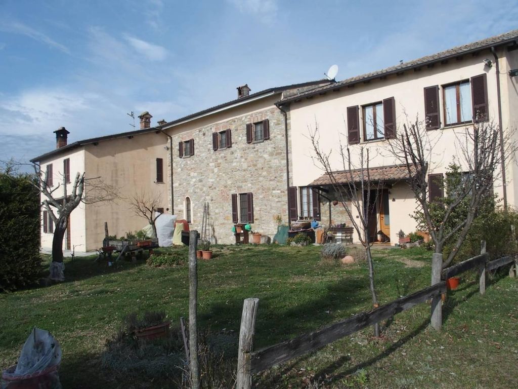 4 Schlafzimmer Haus in Alta Val Tidone, Italy, Nr. 173575