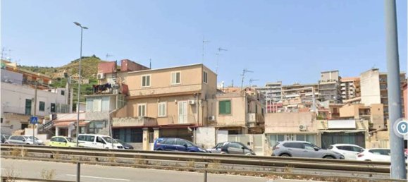 3 bedrooms Apartment in Messina, Italy No. 335274 6