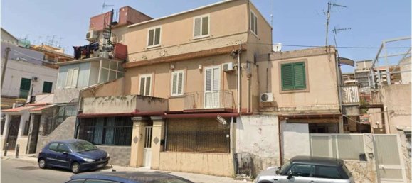 3 bedrooms Apartment in Messina, Italy No. 335274 8