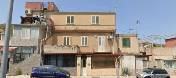 3 bedrooms Apartment in Messina, Italy No. 335274 2
