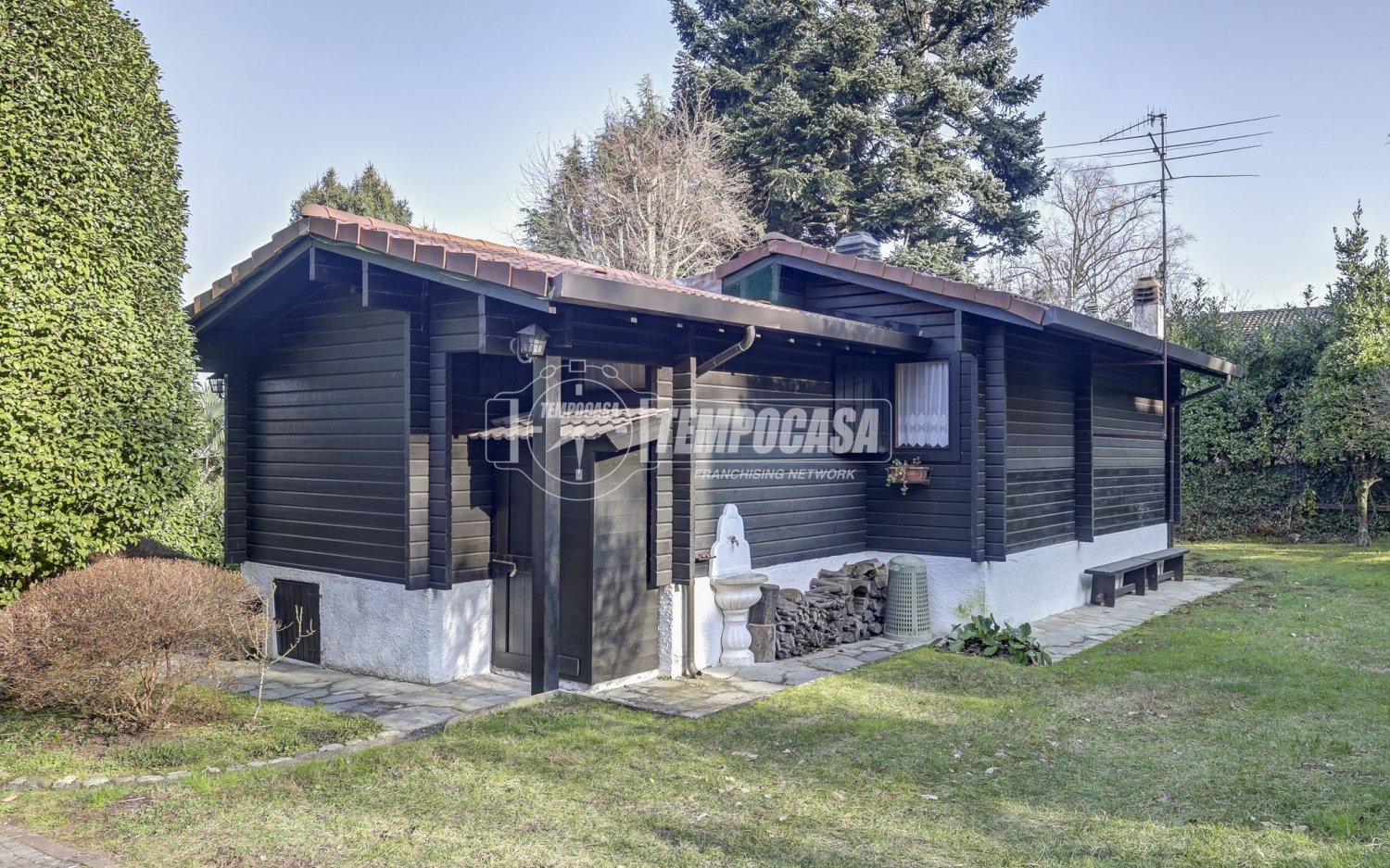 2 bedrooms Apartment in Ranco, Italy No. 172486