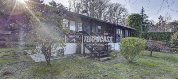 2 bedrooms Apartment in Ranco, Italy No. 172486 3