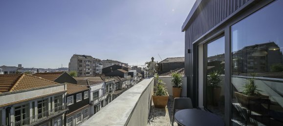 7 bedrooms Building in Porto, Portugal No. 129788 2