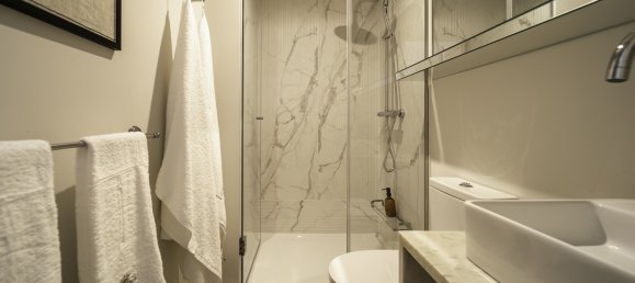 7 bedrooms Building in Porto, Portugal No. 129788 16