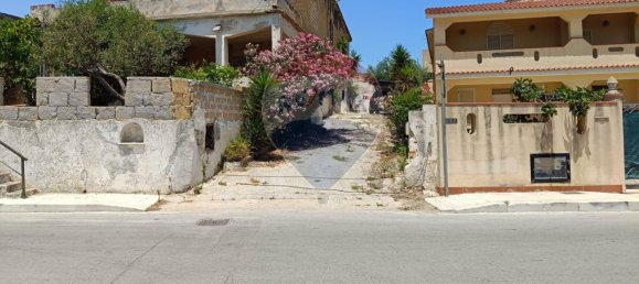 3 bedrooms Villa in Castelvetrano, Italy No. 281982 2