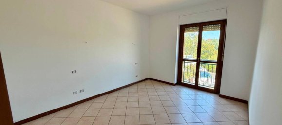 Apartamento T2 em Guidonia Montecelio, Italy N.º 324169 9