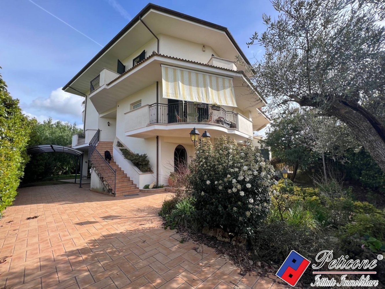 7 rooms Villa in Fondi, Italy No. 229760