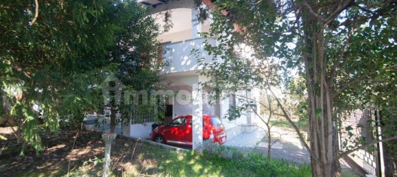 3 Schlafzimmer Villa in Canegrate, Italy, Nr. 121101 3