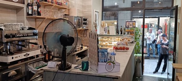 30m² Commercial property in Genoa, Italy No. 36920 3