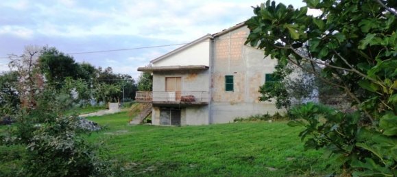 Дом с 7 комнатами в Маноппелло, Италия № 177926 18