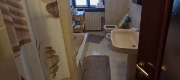 3 Schlafzimmer Wohnung in Fino Mornasco, Italy, Nr. 380599 8